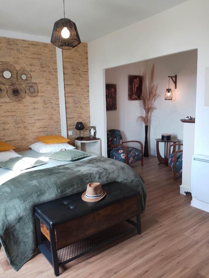 La Menardiere Serenitatis Chambre D'Hotes Petit Dejeuner Compris Corseul المظهر الخارجي الصورة